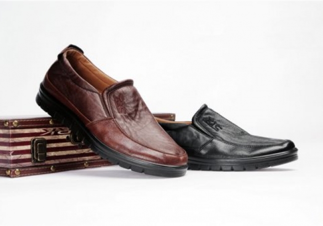 福連升中年鞋：中年人怎么才能買到合腳的鞋?