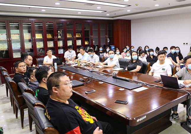 只爭朝夕，不負韶華，福連升2020年半年度總結大會召開！福連升團隊共前進！